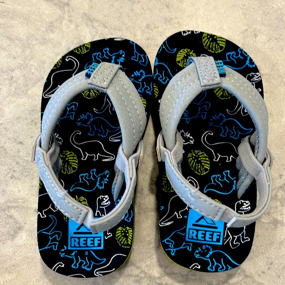 Reef sandals toddler size 6, EU 22